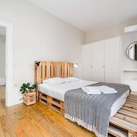 Nomad's Terrace & Spacious Apartment Porto